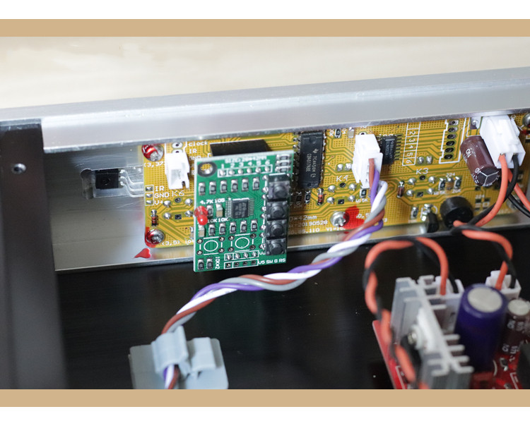HiFi-digital-coaxial-signal-switcher-distributor-used-for-multiple-digital-signal-sources-and-multiple-decoders-4000302061888