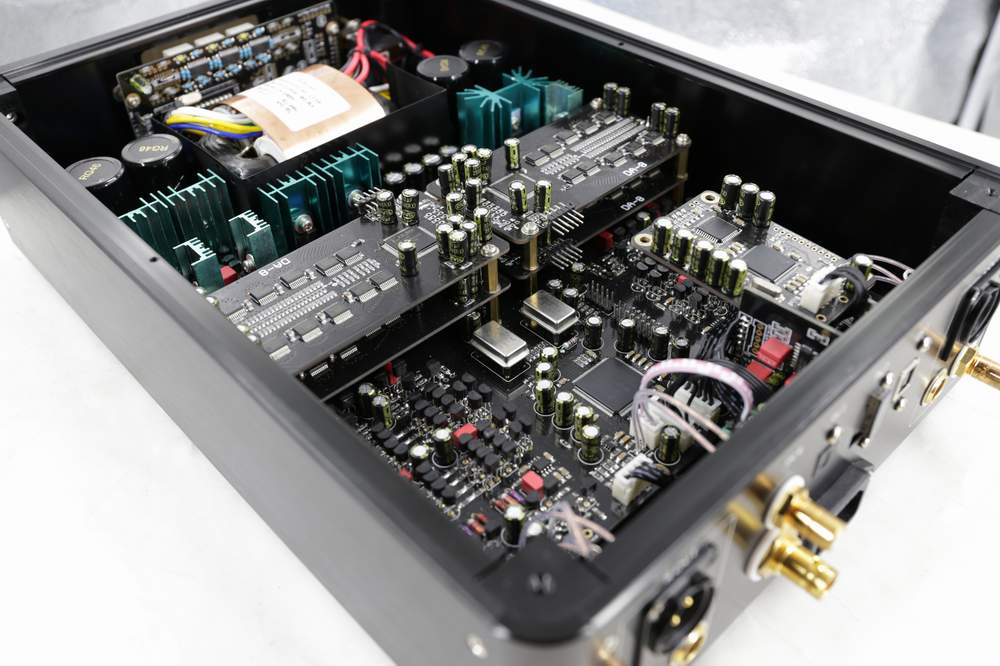 R2R-R-1-Fully-Balance-Discrete-R2R-Resistor-Ladders-Decoder-DSD512-DXD-DAC-PCM384K-Amanero-Combo-384-USB-FPGA-processor-4000074217478